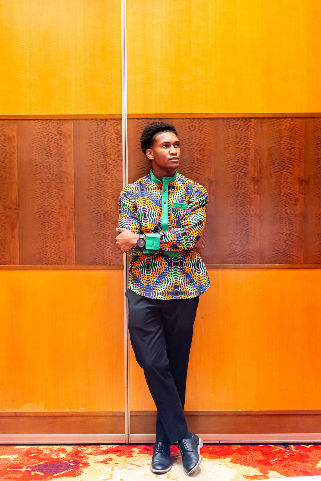 Kamsey Men's African Shirt in Wavy Pattern, Multicolored Print
